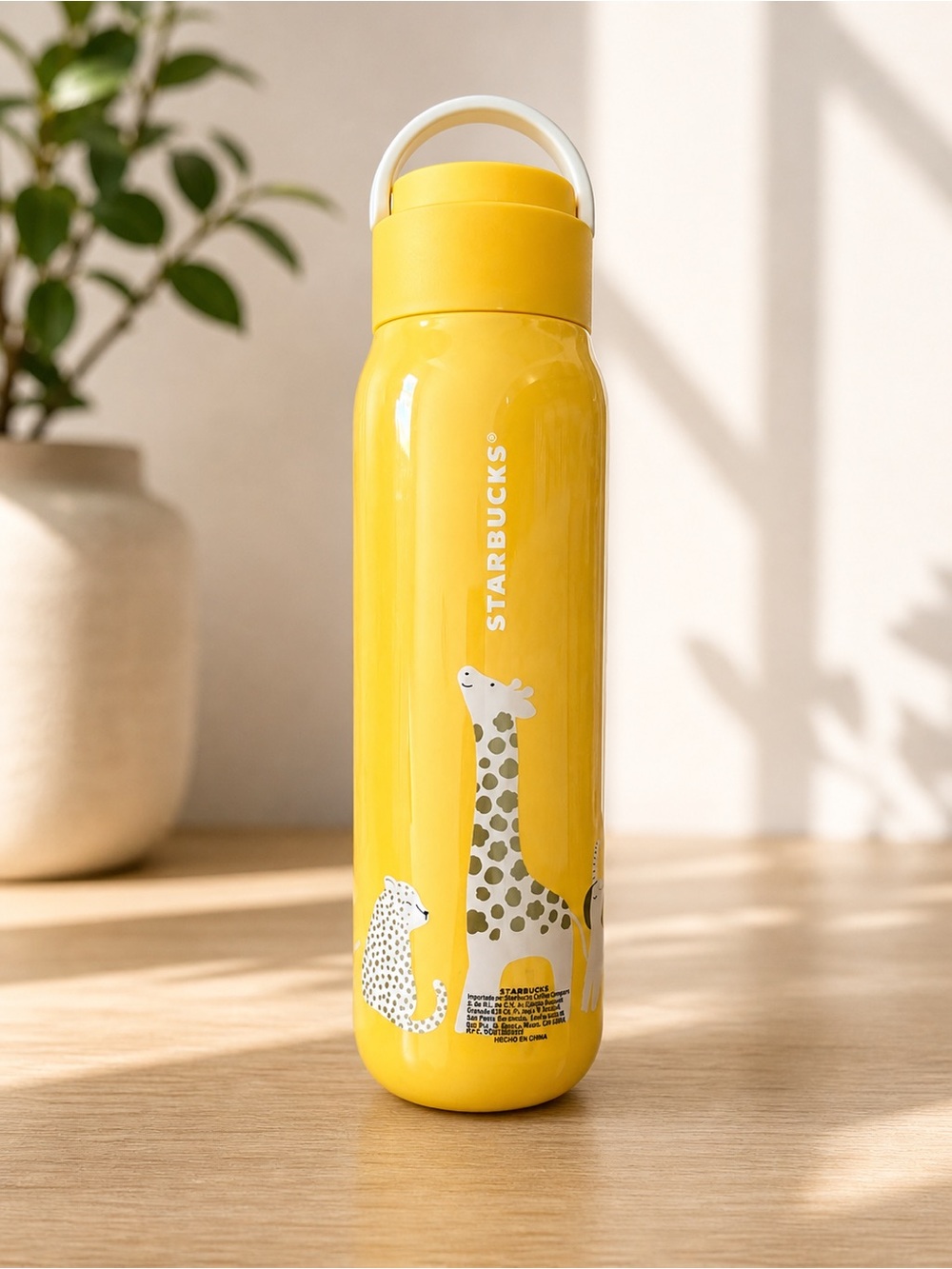 Starbucks Mexico Exclusive Yellow Giraffe Water Bottle